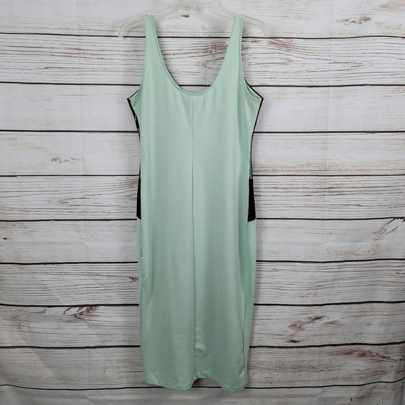 Kardashian Kollection | Crochet Overlay Bodycon Dr - Picture 5 of 7